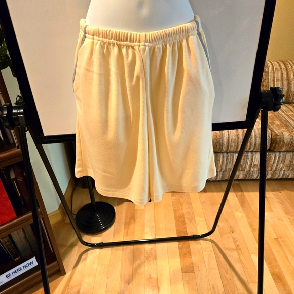 Bocoo pants and shorts. Poly & cotton, size large. Pale yellow with grey piping. - Picture 14 of 16